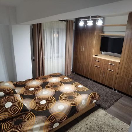 Apartament - Central Targu Jiu Bagian luar foto