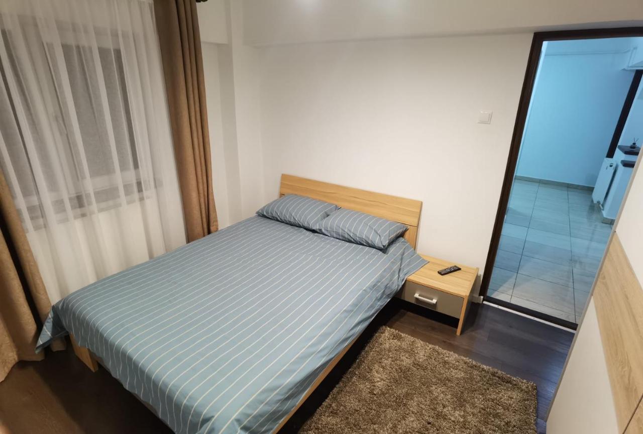 Apartament - Central Targu Jiu Bagian luar foto